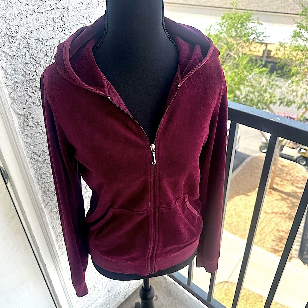 ⚠️SOLD⚠️Vintage Burgundy Juicy Couture Zip Up Hoodie